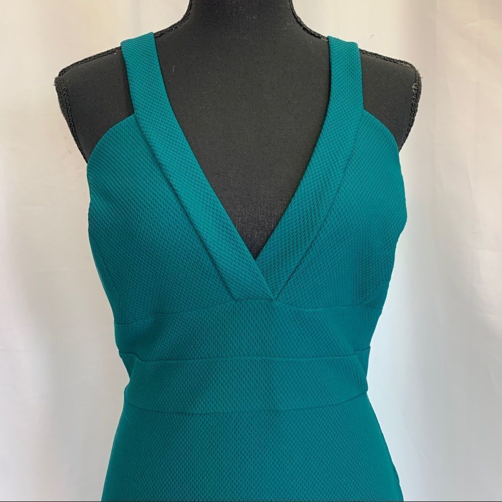 GREEN sleeveless deep V bodycon mini dress Sz L - Picture 2 of 11